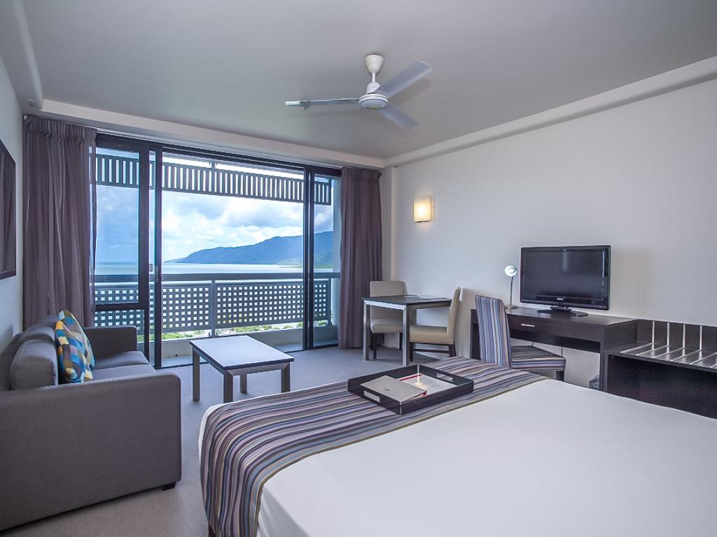 Rydges Esplanade Resort