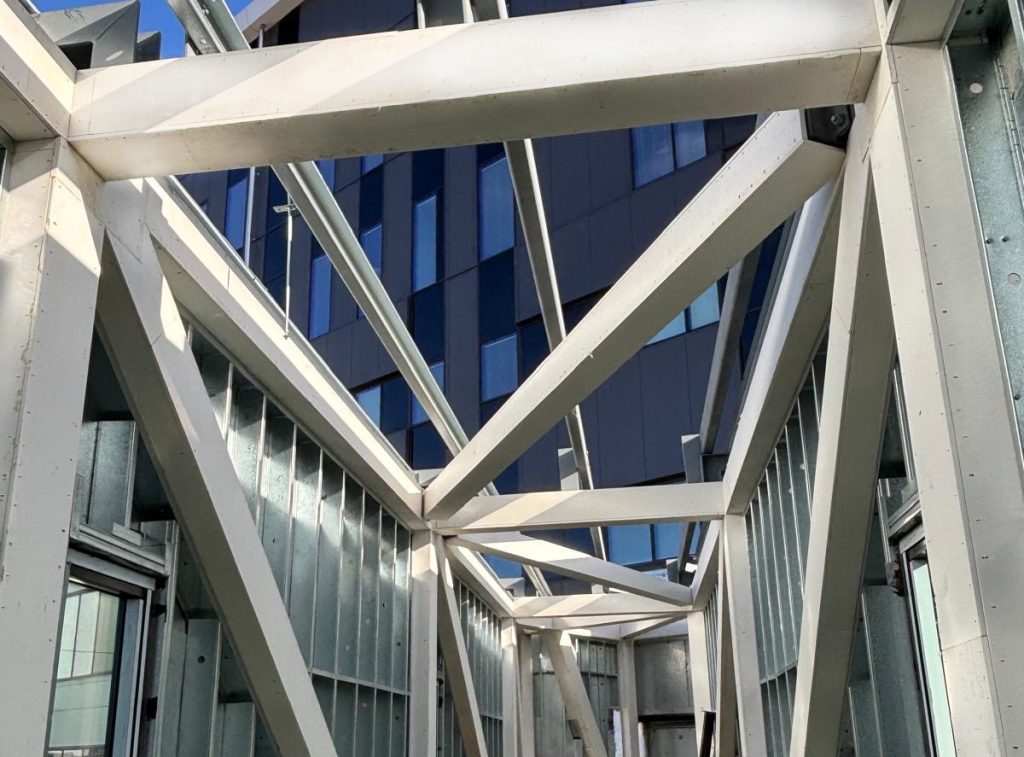St George Hospital, Link Bridge